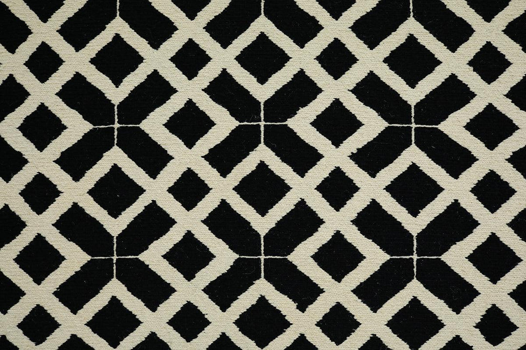 Close-up of the intricate hand-woven texture on the Wool Handmade Sumak Tex Black And White