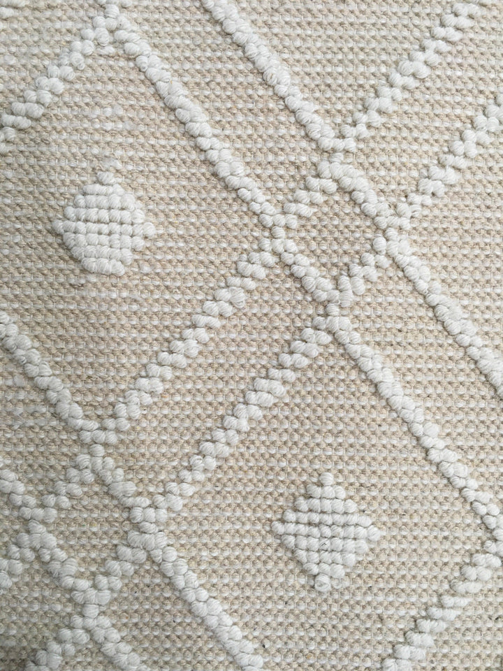 Artisan-crafted Wool Handwoven Rug Argyle Diamond from HummingHaus